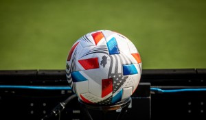 Manchester United Pursuing PSG's Xavi Simons in Transfer Market